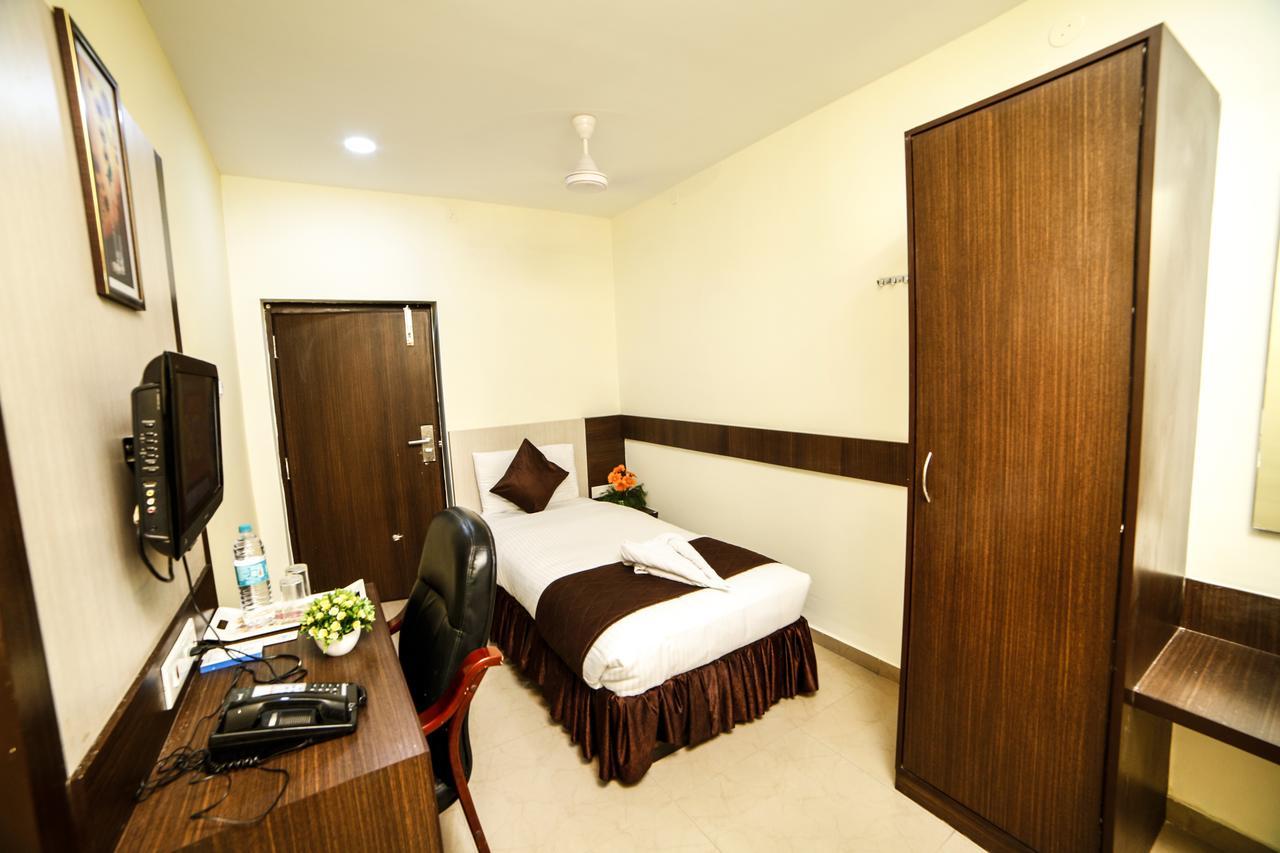 Hotel Tiruchendur Mani Iyer Palni Extérieur photo
